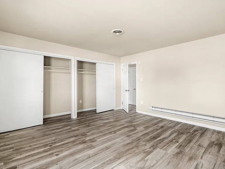 320 W 5th St #2 — Photo 12