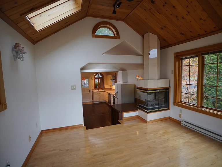 2104 W Clarke Ave — Photo 20