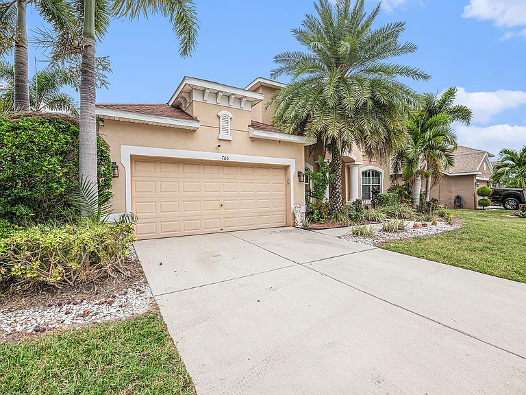 706 York Dale Dr — Photo 4