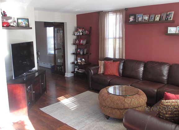 3rd image of 225 Mineola Ave