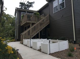 8933 Split Stone Ct SW, Byron Center, MI 49315