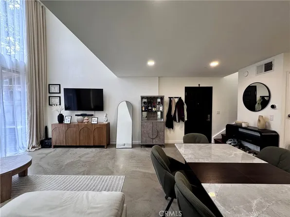 1074 Cabrillo Park Dr APT D, Santa Ana, CA 92701