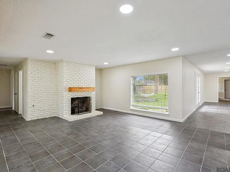 9888 Grand Teton Ave — Photo 4