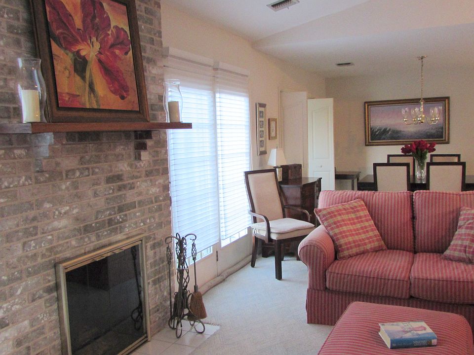 1st image of 70 Saint Andrews Cir