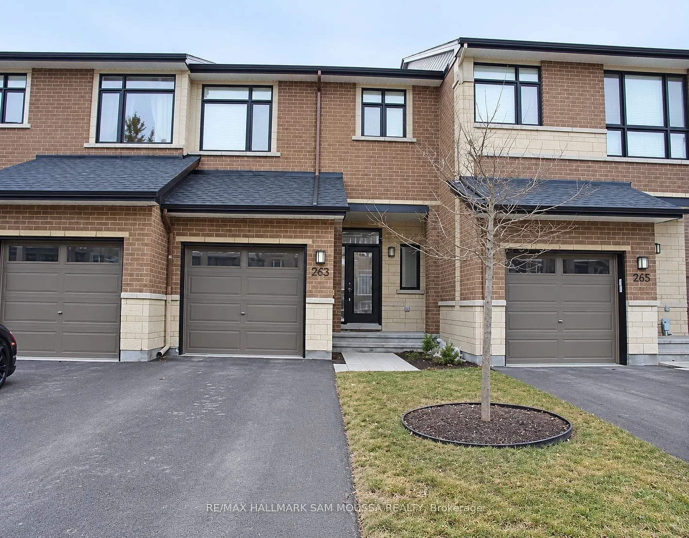 3 bed, $2,700 — Photo 1