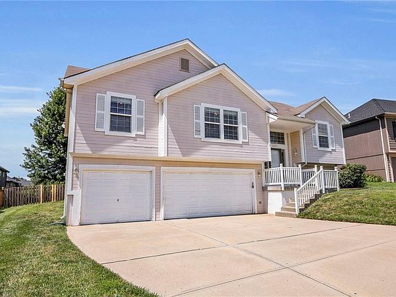 3rd image of 1000 Sumac Dr