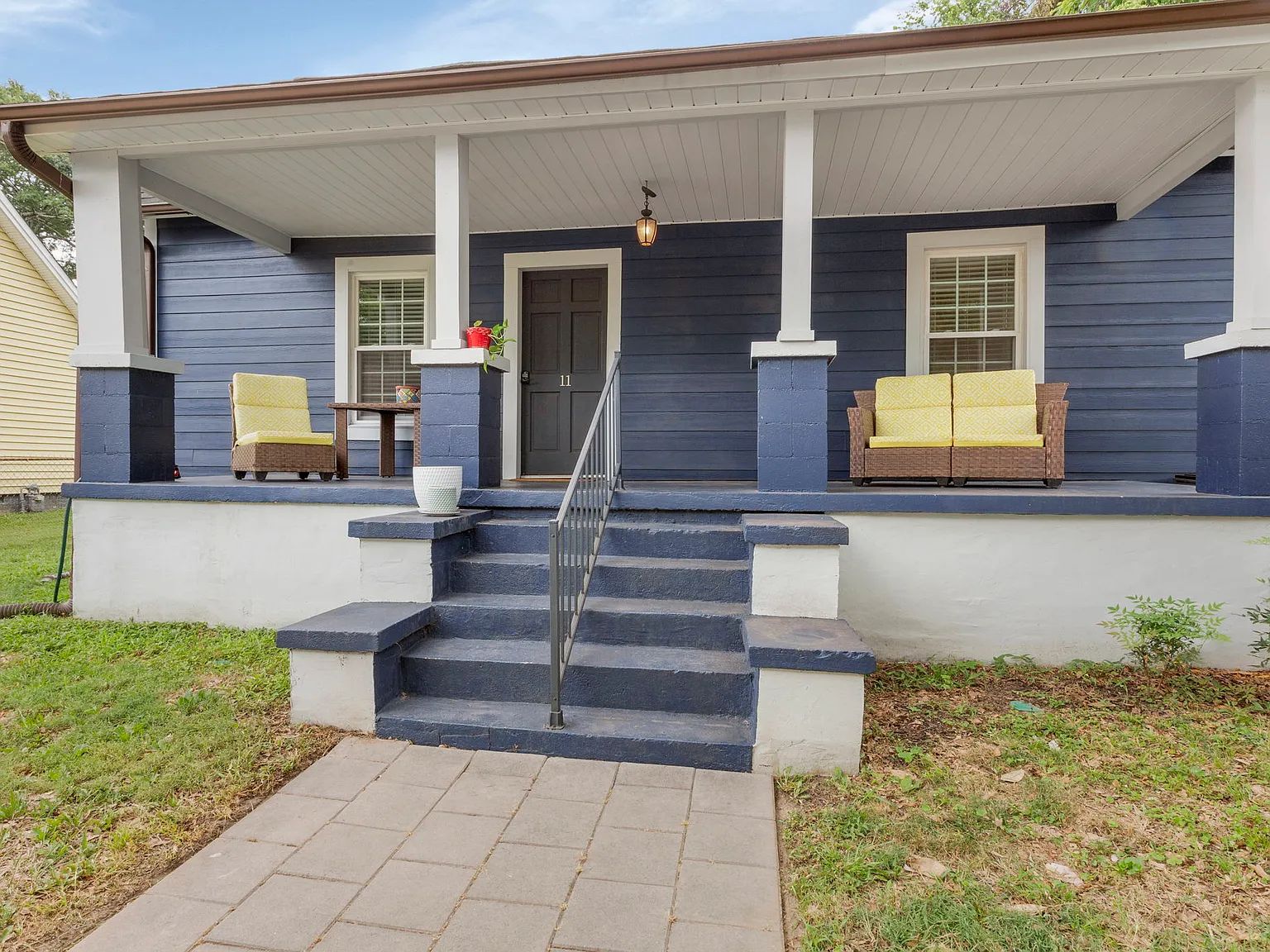 2 bed, 1.5 bath, 1118 sqft, $2,200 — Photo 2