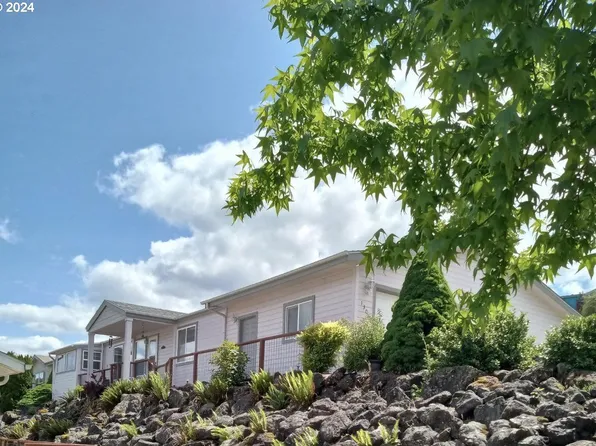 130 Angelcrest Ct, Roseburg, OR 97471