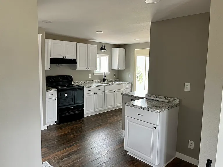 14670 McAuley Rd — Photo 9