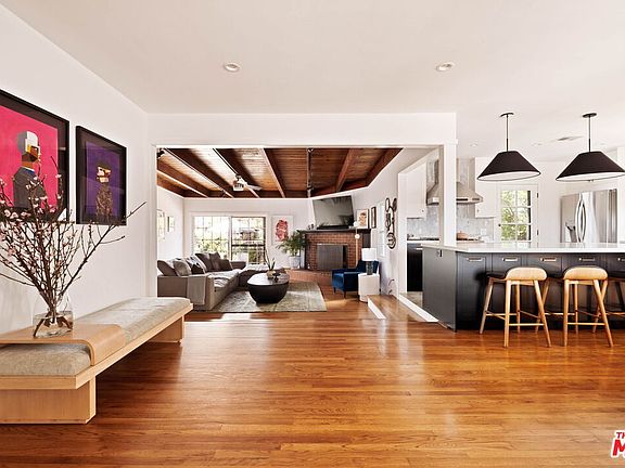 3rd image of 19021 Erwin St