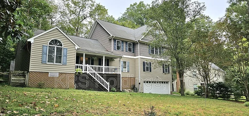 4 bed, 3.5 bath, 4006 sqft, $2,995 — Photo 4