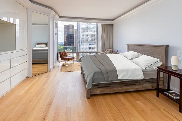 641 5th Avenue #33D in Midtown, Manhattan | StreetEasy