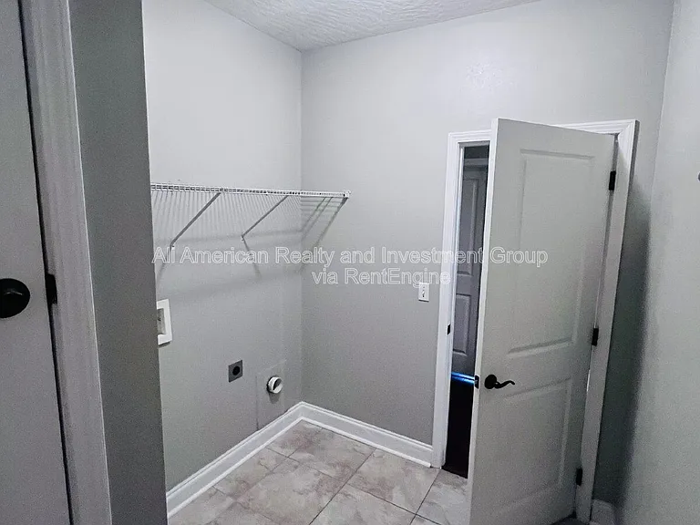 598 Emerald Ln — Photo 31