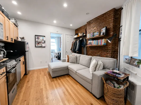 256 West 15th Street image 1 of 7