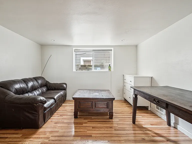 4708 7th Ave NE #B — Photo 6