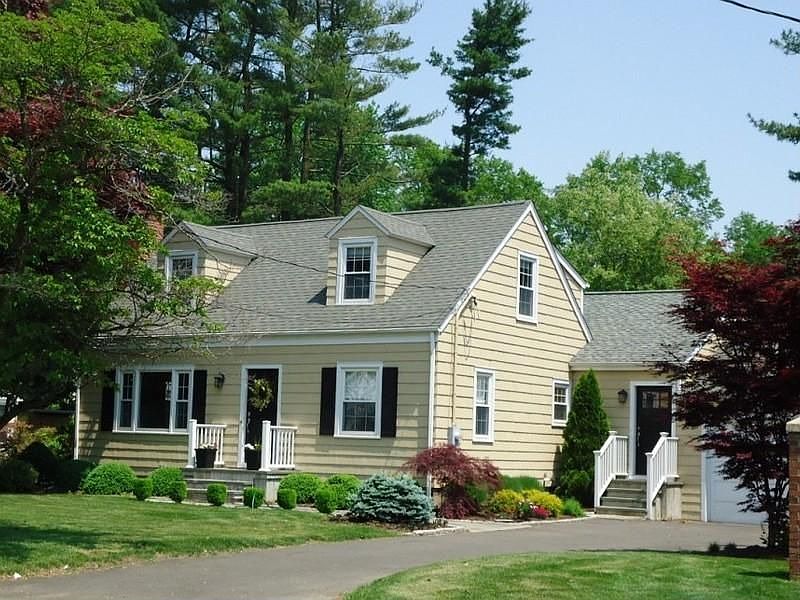 Beautifully Renovated Cape