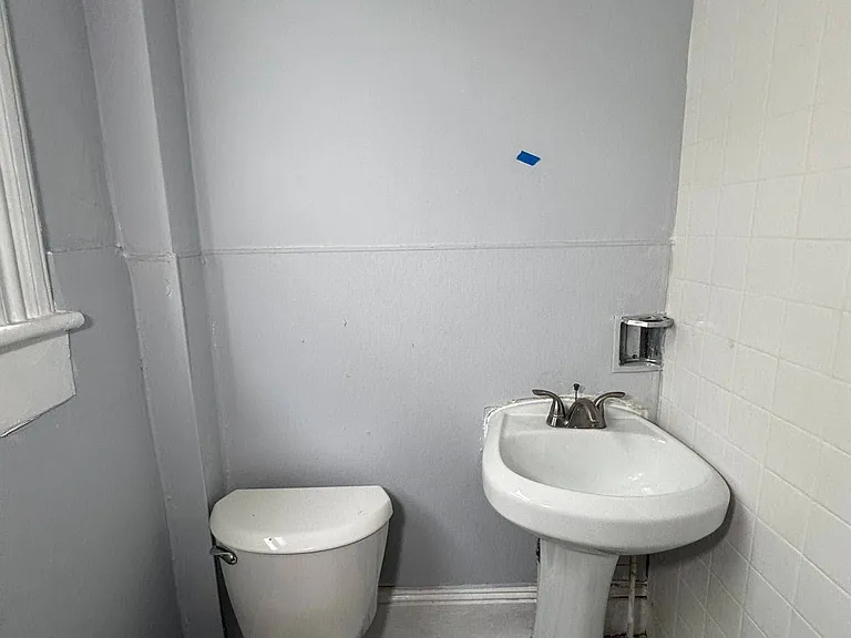 95 Brown Pl #SF — Photo 3