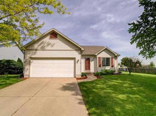 5218 Oak Valley Dr, Madison, WI 53704