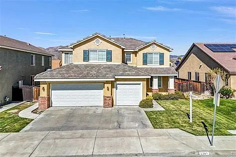 6 bed, 2876 sqft, $3,600 — Photo 1