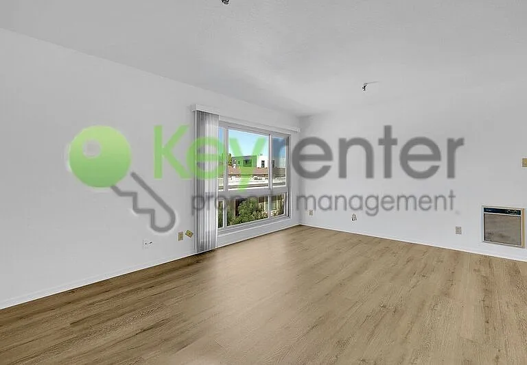 2320 P St #309 — Photo 8