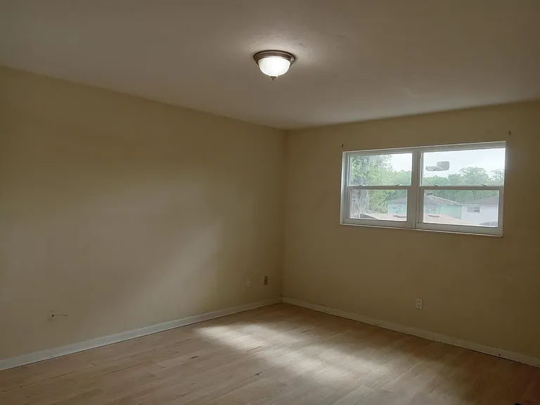 3211 SW 26th Ter #B — Photo 3