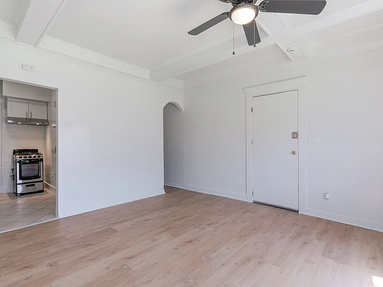 5432 S Figueroa St — Photo 4
