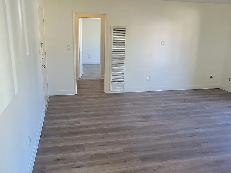 5330 Driftwood St #5 — Photo 3
