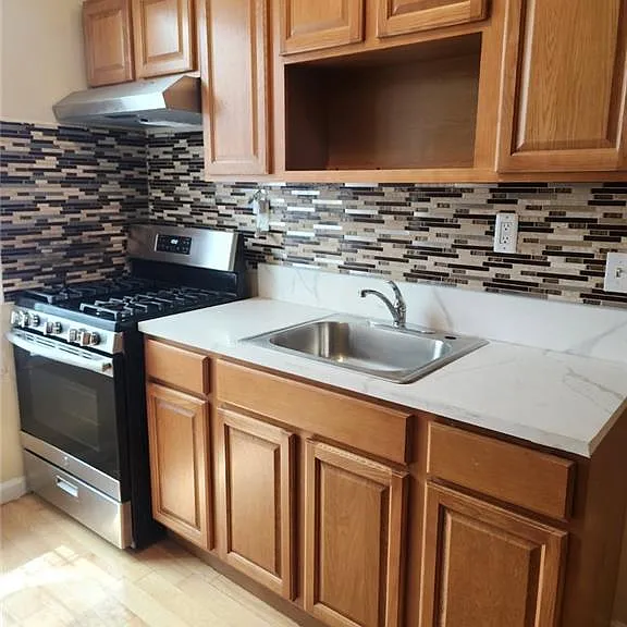 2181 Strauss St #1R — Photo 1