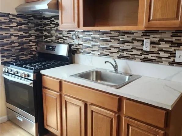 2181 Strauss St #1R, Brooklyn, NY 11212