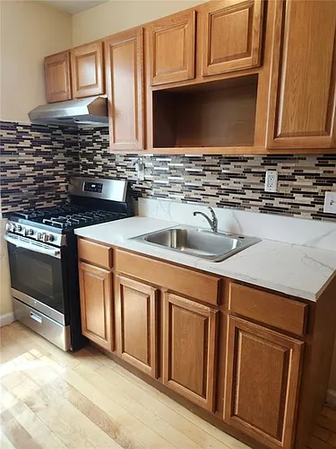 2181 Strauss St #1R Photo 1