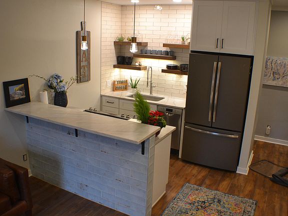 4th image of 1385 Lowell Ave #109