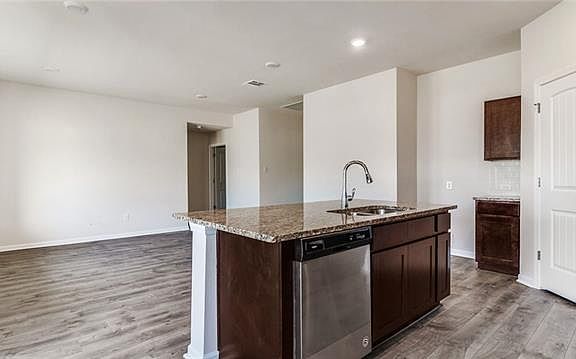 3rd image of 4063 Canary Pl