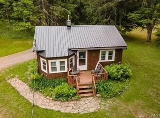 724 W Falls Rd, West Falls, NY 14170