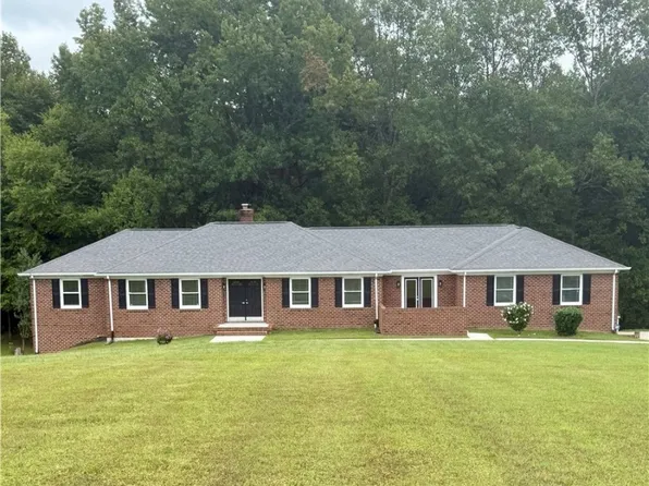 3576 Rocky Hill Rd, Blackstone, VA 23824