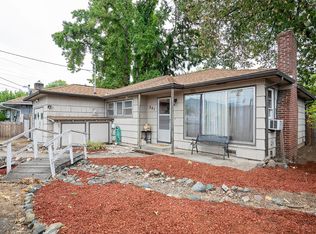 861 SE M St, Grants Pass, OR 97526