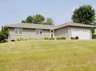 9572 Cinnabar Dr, Roscoe, IL 61073