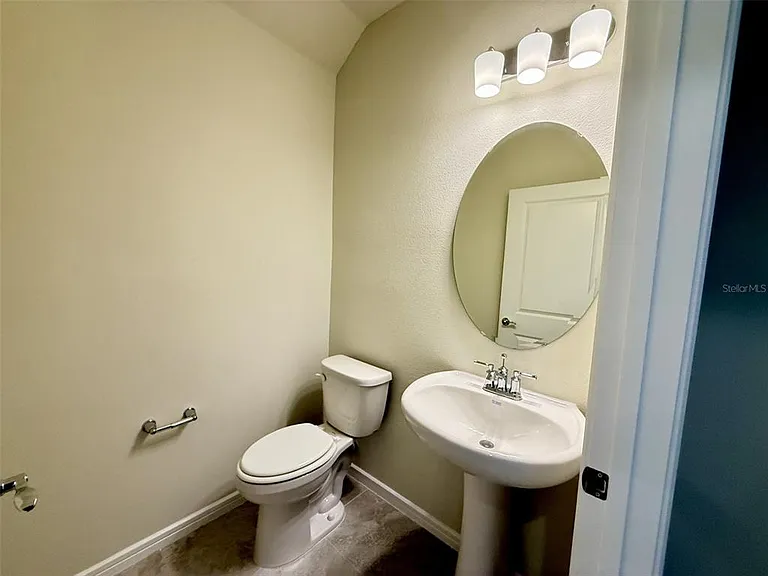 2116 Southbury Dr — Photo 7