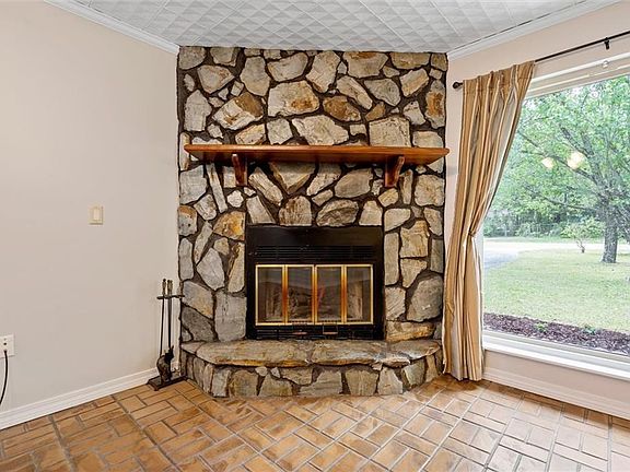 4th image of 2316 Riverside Dr