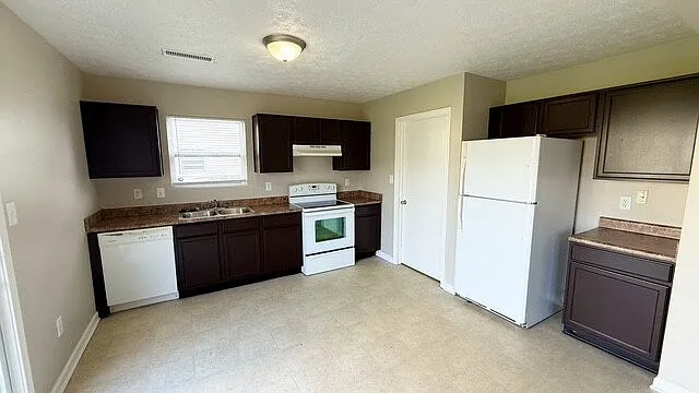 3412 Black Forest Ln — Photo 4