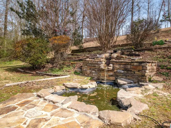 253 5th Ave, Pleasant Grove, AL 35127