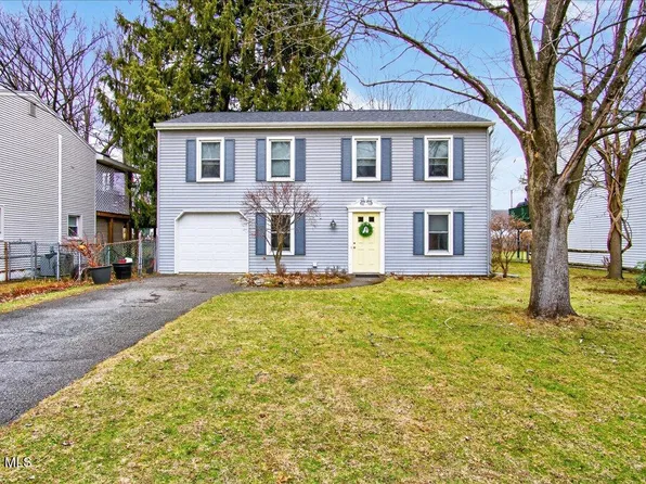 6 Stover Place, Colonie, NY 12205