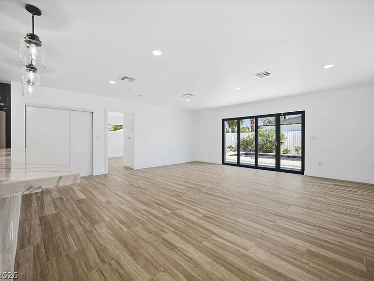 701 Canosa Ave — Photo 7