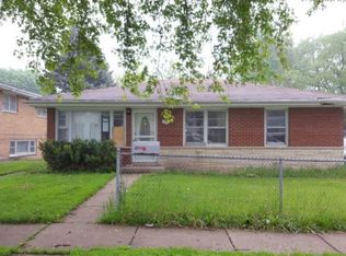 725 N View St, Aurora, IL 60506