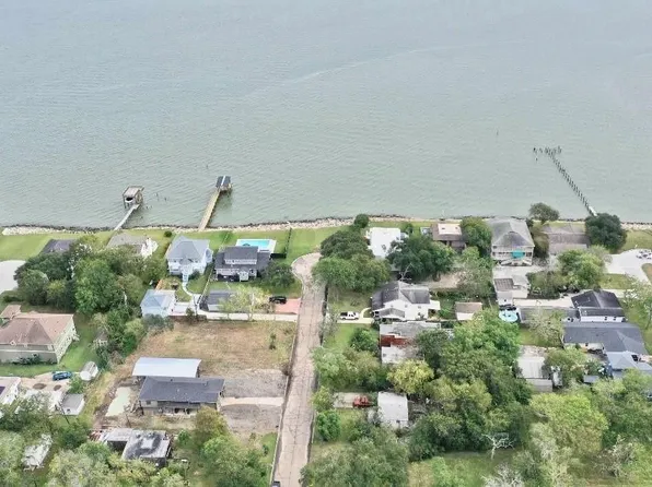 211 N Forrest Ave, La Porte, TX 77571