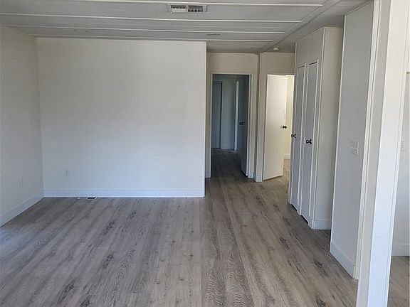 4th image of 43717 Hartley Ave