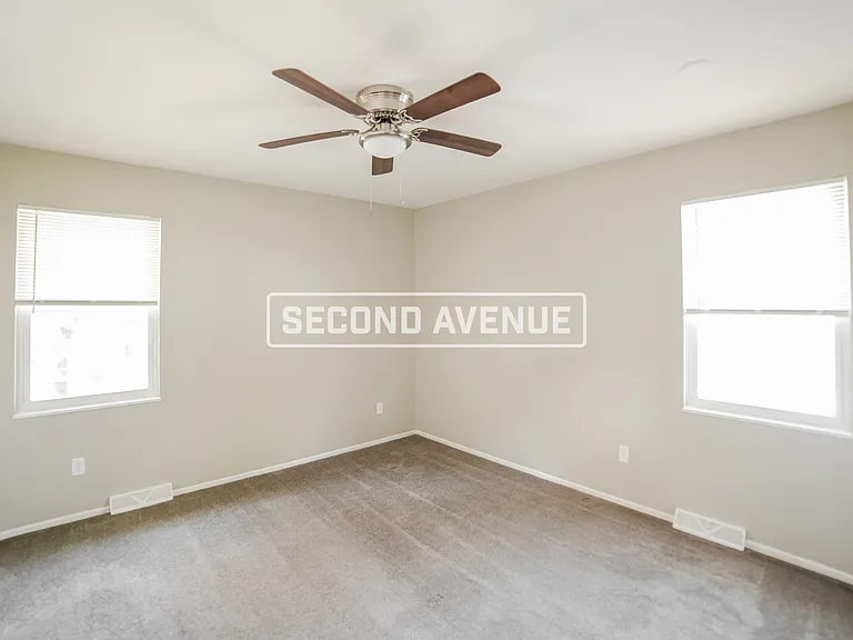 805 NW Canterbury Rd — Photo 11