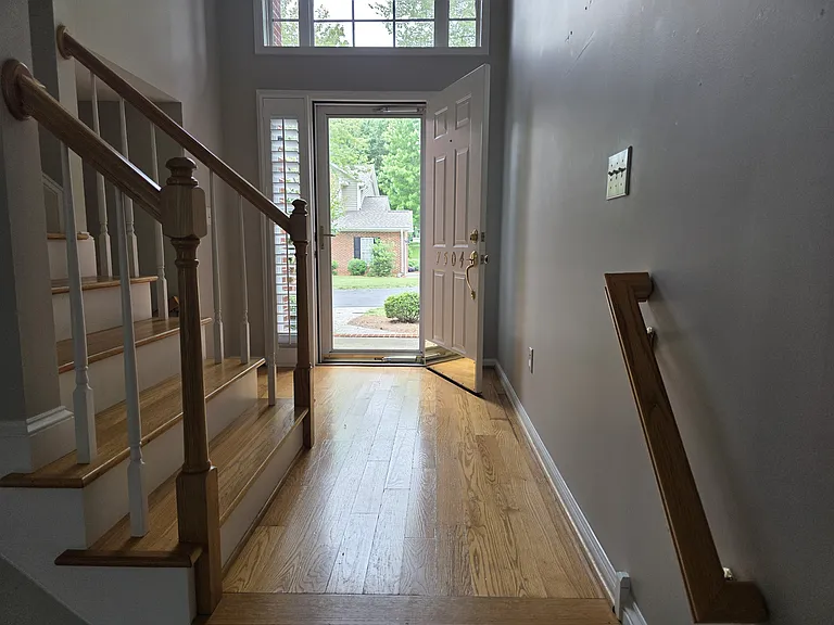 7504 Riverside Ct — Photo 6