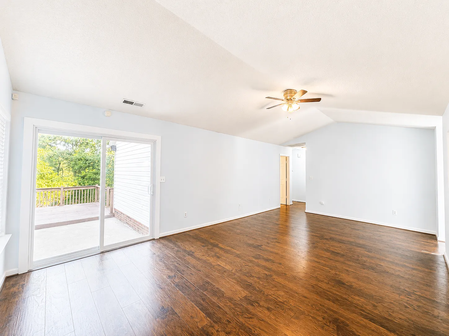 3 bed, 1490 sqft, $1,800 — Photo 3