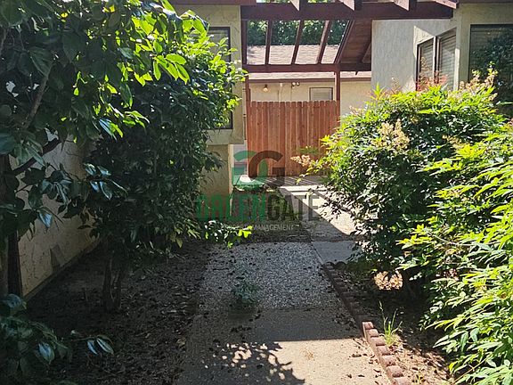 3rd image of 3509-3511 Dragoo Park Dr #Beac83fa1