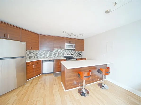 115 W Squantum St APT 1204, Quincy, MA 02171